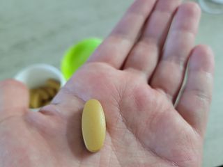 Swisse 스위스 고함량 밀크씨슬 35,000mg 60정 — 4.5점을 준 리뷰어가 2021년 11월 올린 사용 사진