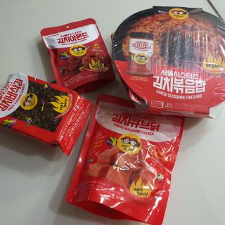 [서울시스터즈] CU 김치 4총사 세트-김치볶음밥, 김치큐브닭, 김치바삭김, 김치아몬드 — 5점을 준 리뷰어가 2021년 10월 올린 사용 사진