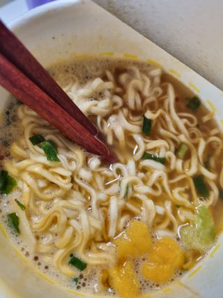 NISSIN 닛신 컵누들  4종 - 씨푸드오리지날, 씨푸드 스파이시, 씨푸드 커리, 씨푸드 XO소스 — 5점을 준 리뷰어가 2022년 11월 올린 사용 사진