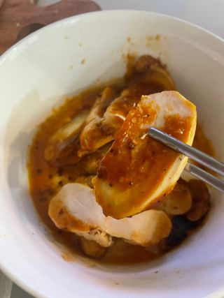 굽네몰 [굽네] 소스가 맛있는 닭가슴살 슬라이스 4종 — 5점을 준 리뷰어가 2021년 12월 올린 사용 사진