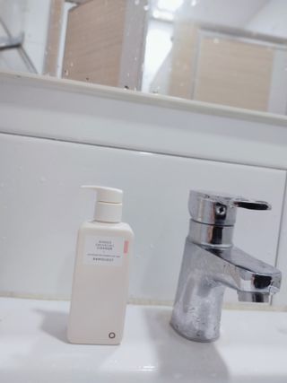 로우퀘스트 베리어 인핸싱 클렌저 190ml — 3.5점을 준 리뷰어가 2023년 10월 올린 사용 사진
