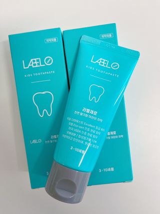 치과에서 쓰는 치약 _ 라벨제로 저불소 꼬마, 키즈, 유아, 베이비, 주니어 안전한 어린이치약 — 5점을 준 리뷰어가 2022년 11월 올린 사용 사진