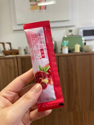 헬스업_쁘띠쁘띠석류콜라겐젤리_20g x 14포 — 5점을 준 리뷰어가 2021년 3월 올린 사용 사진