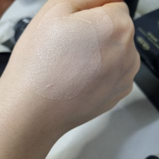 수려한 더 블랙 텐션 핏 메쉬쿠션 — 5점을 준 리뷰어가 2024년 1월 올린 사용 사진