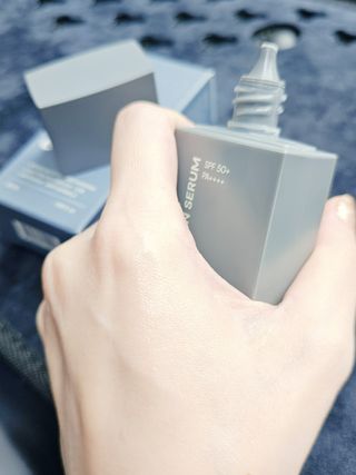 UVX 퀀텀 마스 올인원 선세럼 — 5점을 준 리뷰어가 2024년 2월 올린 사용 사진