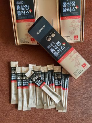 서울약사신협_투데이홍삼정플러스스틱_10g x 30포 — 5점을 준 리뷰어가 2021년 6월 올린 사용 사진