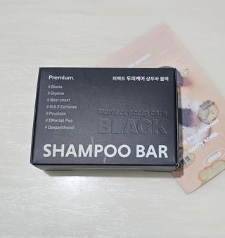 free [아토르] 9종 임상완료 아토르 다름 샴푸바_블랙  프리미엄 두피 케어 샴푸바 — 5점을 준 리뷰어가 2024년 4월 올린 사용 사진