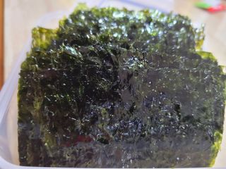 [해림맛김] 들기름에 구운 바삭바삭 김 4종 세트 + 1종 랜덤발송 총5개입 — 5점을 준 리뷰어가 2021년 2월 올린 사용 사진