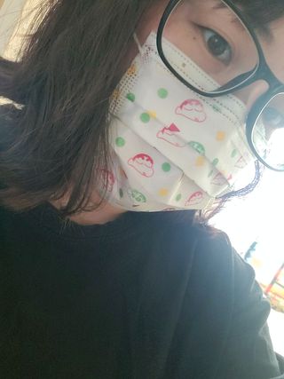 [숨그림]  덴탈마스크 짱구 우리아이 그리고 내가 쓰는 믿을수있는 케릭터 마스크  16종 — 5점을 준 리뷰어가 2021년 10월 올린 사용 사진
