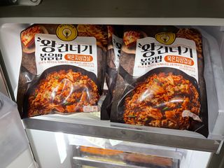한성기업 무볼레 왕건더기 볶음밥 묵은지삼겹살 — 5점을 준 리뷰어가 2021년 10월 올린 사용 사진