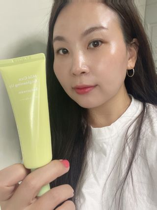 아이레시피 마일드시카 브라이트닝 업 선스크린 SPF50+ PA++++ — 5점을 준 리뷰어가 2023년 6월 올린 사용 사진