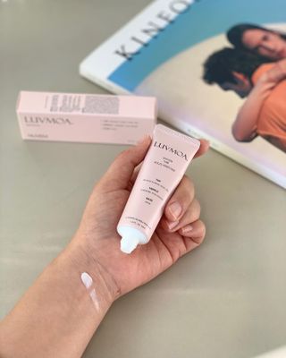 러브모아 향수 고체향수 승무원 고체향수 바르는 향수 니치향수 도손 우드세이지 앤 씨솔트 — 5점을 준 리뷰어가 2022년 12월 올린 사용 사진
