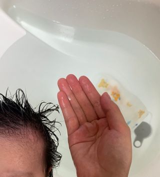 mom e 맘이 내추럴 베이비 케어 샴푸앤바스+로션 — 3점을 준 리뷰어가 2021년 1월 올린 사용 사진