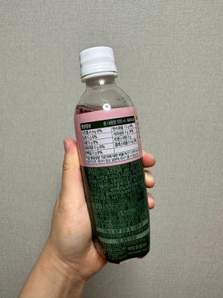 더그레잇티 콤부차 [매일유업] 더그레잇티 44kcal 콤부차 300ml *12개입 (오리지널 6개+베리리치 6개) — 5점을 준 리뷰어가 2023년 8월 올린 사용 사진