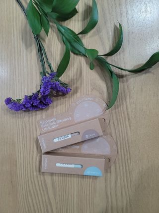 [후르디아] 올리브영 착한보습 비건 립버터 2종 — 4.5점을 준 리뷰어가 2022년 2월 올린 사용 사진
