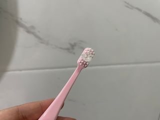 닥터데디스 안심저불소 키즈치약 (라즈베리, 청포도향 중 택 1) 60g +  여행용 미니 치약 15g — 5점을 준 리뷰어가 2022년 11월 올린 사용 사진