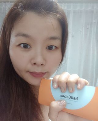 [네일가게] 햇빛에 닿으면 색이 변하는 신기한 햇살 반전 네일스티커_B — 4점을 준 리뷰어가 2021년 8월 올린 사용 사진