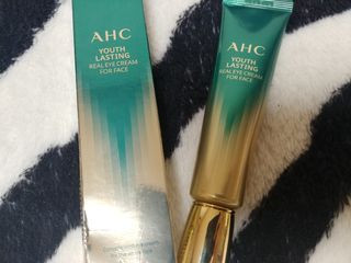 [NEW 탄력유턴 아이크림] AHC 유스 래스팅 리얼 아이크림 포 페이스 — 5점을 준 리뷰어가 2021년 4월 올린 사용 사진