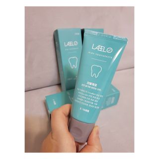 치과에서 쓰는 치약 _ 라벨제로 저불소 꼬마, 키즈, 유아, 베이비, 주니어 안전한 어린이치약 — 5점을 준 리뷰어가 2023년 3월 올린 사용 사진