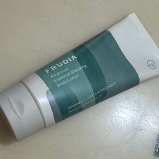 [후르디아] 올리브영 저자극 비건바디로션 — 5점을 준 리뷰어가 2023년 1월 올린 사용 사진