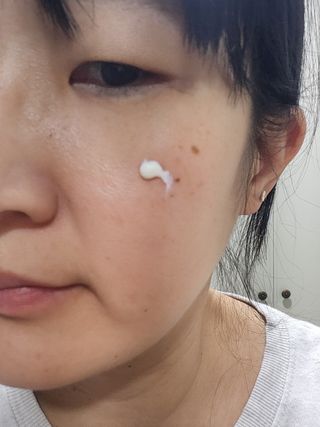 [스킨1004] 마다가스카르 센텔라 히알루-시카 워터핏 선세럼 50ml — 5점을 준 리뷰어가 2024년 5월 올린 사용 사진