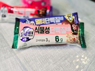 이지프로틴바 3종x각 2ea (고단백질바, 멀티단백질바, 식물성단백질바) — 5점을 준 리뷰어가 2024년 2월 올린 사용 사진