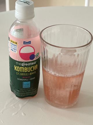 더그레잇티 콤부차 [매일유업] 더그레잇티 44kcal 콤부차 300ml *12개입 (오리지널 6개+베리리치 6개) — 5점을 준 리뷰어가 2023년 7월 올린 사용 사진