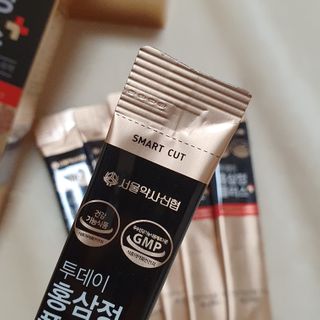 서울약사신협_투데이홍삼정플러스스틱_10g x 30포 — 5점을 준 리뷰어가 2021년 2월 올린 사용 사진