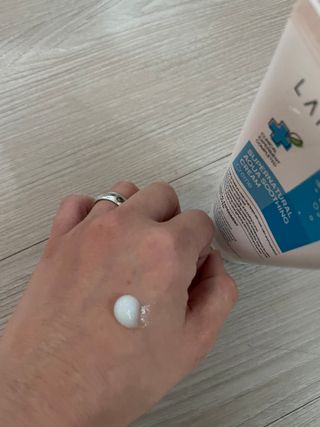 랑벨 수퍼내츄럴 아쿠아 수딩 크림 100ml — 5점을 준 리뷰어가 2022년 8월 올린 사용 사진