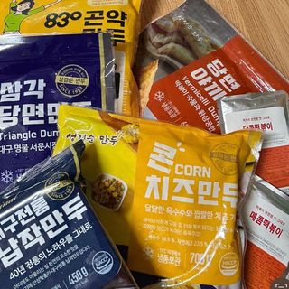 (주)성경순만두 곤약만두.콘치즈만두,삼각당면만두,당면 야끼만두,대구전통 납작만두,떡뽁이 매콤소스,달콤소스 — 5점을 준 리뷰어가 2023년 4월 올린 사용 사진