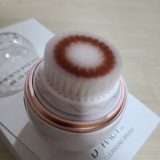 디하우트 랩 디하우트랩 클렌징 피부관리기 진동클렌저 실리콘+2종 인조모 브러시 — 4점을 준 리뷰어가 2021년 11월 올린 사용 사진