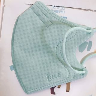 [블루 본 아이노우] 유아용 컬러마스크 40 PCS SET 2중 택 1 — 5점을 준 리뷰어가 2021년 5월 올린 사용 사진