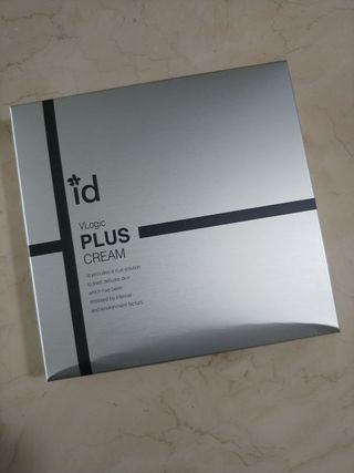 아이디플라코스메틱 아이디 브이로직 플러스 크림 15ml X 4EA — 5점을 준 리뷰어가 2022년 1월 올린 사용 사진