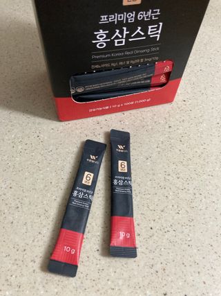 [푸름웰니스] 프리미엄 6년근 홍삼스틱 3mg x 100포 — 5점을 준 리뷰어가 2022년 2월 올린 사용 사진