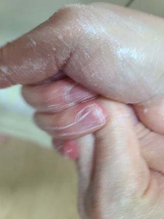 벨먼 내추럴스파 수분광채 스크럽 바디워시 600ml 5종 — 5점을 준 리뷰어가 2022년 5월 올린 사용 사진