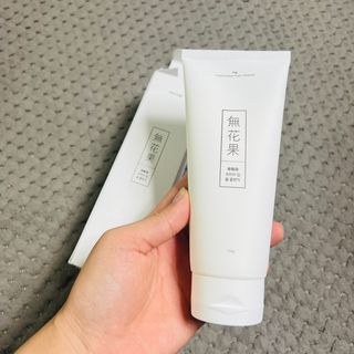 [베러오리진] 무화과 크리미 딥 폼 클렌저/피부 노폐물 & 미세먼지 99 세정 인증 민감성 피부 무자극 인증 — 5점을 준 리뷰어가 2021년 11월 올린 사용 사진