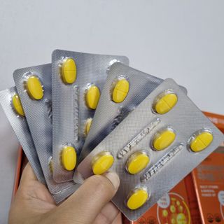 서울약사신협_내몸애발란스멀티비타민앤미네랄파워업_800mg x 90정 — 5점을 준 리뷰어가 2021년 5월 올린 사용 사진