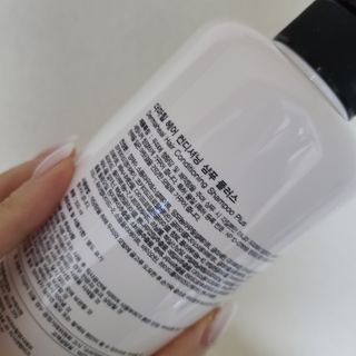 더마힐 헤어 컨디셔닝 샴푸 500ml 3종 중 택1 — 3.5점을 준 리뷰어가 2021년 4월 올린 사용 사진
