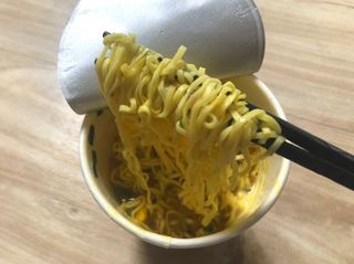 NISSIN 닛신 컵누들  4종 - 씨푸드오리지날, 씨푸드 스파이시, 씨푸드 커리, 씨푸드 XO소스 — 4점을 준 리뷰어가 2022년 2월 올린 사용 사진