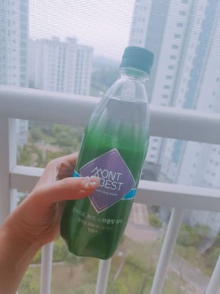 몽베스트 Montbest with Sparkling water Plain 20병 — 5점을 준 리뷰어가 2022년 7월 올린 사용 사진