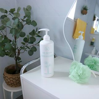 [닥터문] 센텔라 시카케어 화이트머스크 바디워시 1000ml — 5점을 준 리뷰어가 2023년 6월 올린 사용 사진