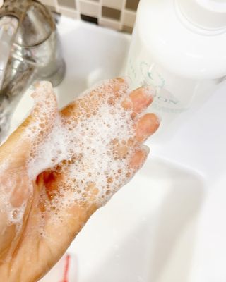 [닥터문] 센텔라 시카케어 화이트머스크 바디워시 1000ml — 5점을 준 리뷰어가 2023년 7월 올린 사용 사진
