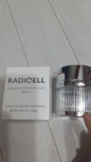소담스퀘어 상암 라디셀 인텐시브 큐어 크림 50ml — 5점을 준 리뷰어가 2022년 11월 올린 사용 사진