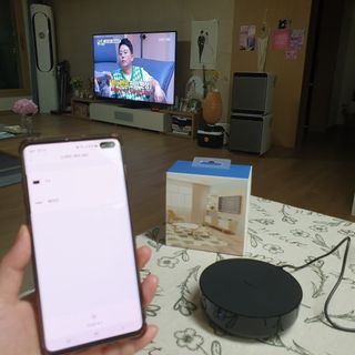 아카라 집 밖에서도 집 안을 돌봐주는 스마트 리모컨 — 3점을 준 리뷰어가 2022년 6월 올린 사용 사진