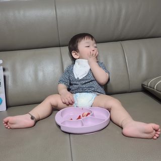 유비맘 캐릭터 실리콘 흡착 식판_색상 랜덤발송 — 5점을 준 리뷰어가 2020년 12월 올린 사용 사진