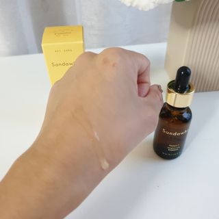 스킨큐어 산다화 비타민c 화이트닝 에센스 30ml — 5점을 준 리뷰어가 2021년 8월 올린 사용 사진
