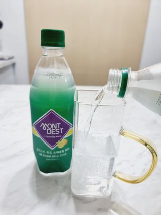 몽베스트 Montbest with Sparkling water Lemon OR Lime 20병(랜덤) — 5점을 준 리뷰어가 2021년 10월 올린 사용 사진