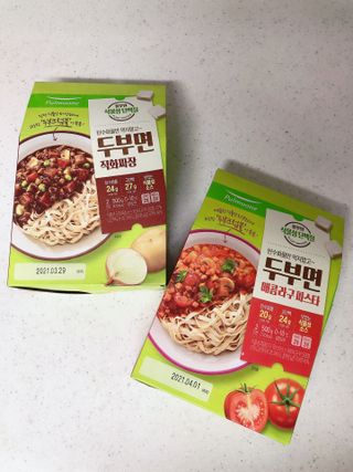 [풀무원] 식물성 저당질식 세트, 두부면 매콤라구파스타와 두부면 직화짜장 — 5점을 준 리뷰어가 2021년 3월 올린 사용 사진