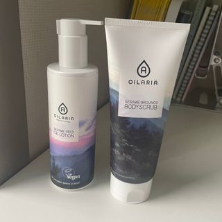 오일아리아 뉴트리 모이스처라이징 세사미 씨드 오일로션 & 데일리 디톡스 세사미 그라운즈 바디스크럽 — 4점을 준 리뷰어가 2023년 8월 올린 사용 사진