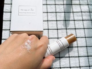더사가오브수 [사가수] 효혜윤 보태니컬 에너지 에센스인로션 20ml /아이포올 스틱 3g — 5점을 준 리뷰어가 2023년 2월 올린 사용 사진